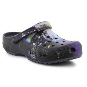 Klapki Crocs Classic Meta Scape Clog U 208455-4EA czarne. Czarne klapki bez wzorów, z materiału, bez obcasa. Za 374,47 zł.