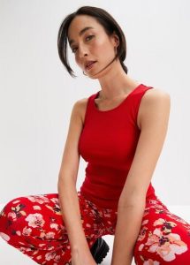 Top w prążek z czystej bawełny organicznej (2 szt.). Czerwone topy bonprix, bez wzorów, z bawełny, bez kołnierzyka, bez ramiączek. Za 59,98 zł.