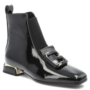 Czarne Botki S.Barski Lakierowane Buty Damskie. Czarne botki S.BARSKI, bez wzorów, z lakierowanej skóry, bez obcasa, bez zapięcia. Za 254,99 zł.