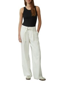 S.Oliver Top w kolorze czarnym rozmiar: 44. Czarne topy s.Oliver, s, bez wzorów, bez kołnierzyka, bez ramiączek. Za 39,99 zł.