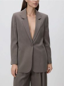 Marynarka z wiskozą - beżowy. Brązowe marynarki i żakiety Reserved, l, bez wzorów, z tkaniny. Za 229,99 zł.