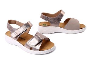 DR. BRINKMANN 710222-08 beige, sandały damskie. Żółte sandały Dr. Brinkmann, bez wzorów, ze skóry, bez obcasa, bez zapięcia. Za 276,43 zł.