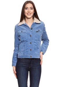 DAMSKA KURTKA SZTRUKSOWA LEE CORDUROY SHERPA RIDER JACKET FROST BLUE L54VDC98. Niebieskie kurtki Lee, na zimę, l, bez wzorów, ze sztruksu, bez kaptura. Za 259,99 zł.