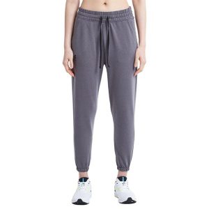 Spodnie dresowe damskie Under Armour Rival Terry Jogger. Szare spodnie dresowe Under Armour, xs, bez wzorów, z dresówki. Za 149,99 zł.