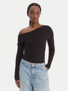 Guess Top W6RP15 KD012 Czarny Slim Fit. Czarne topy Guess, s, z aplikacjami, z wiskozy, bez kołnierzyka, bez ramiączek. Za 181,99 zł.