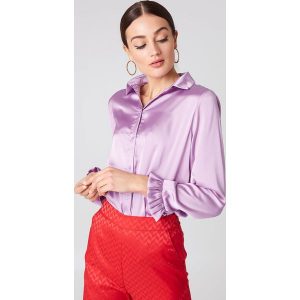 NA-KD Satynowa koszula - Purple. Koszule marki NA-KD. W wyprzedaży za 73,17 zł.