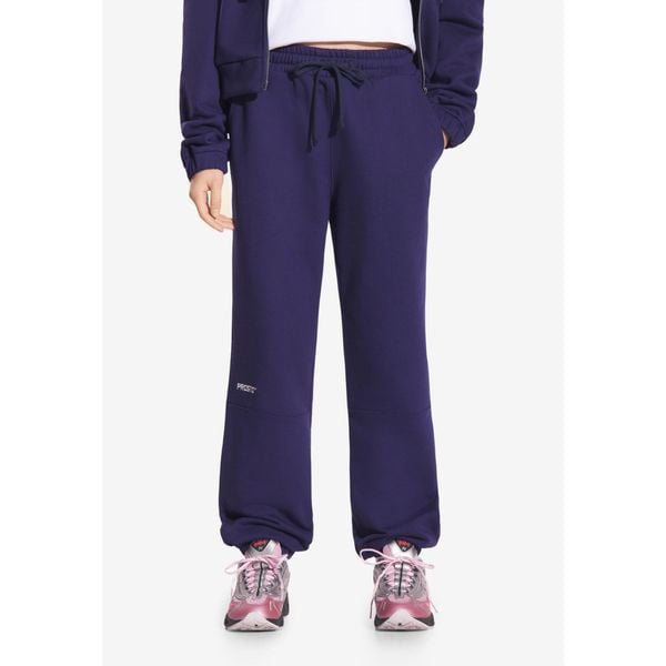 Spodnie dresowe damskie Prosto Cut. Niebieskie spodnie dresowe Prosto, bez wzorów, z dresówki. W wyprzedaży za 145,99 zł.