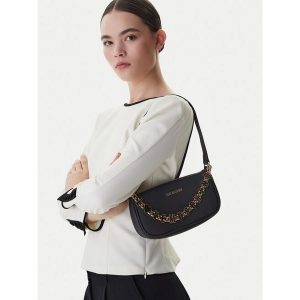 Torebka LOVE MOSCHINO. Czarne torebki klasyczne LOVE MOSCHINO, bez wzorów, bez dodatków. Za 651,99 zł.