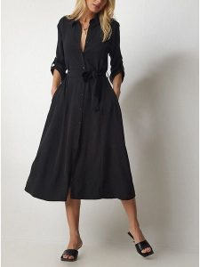 Milan Kiss Sukienka w kolorze czarnym rozmiar: S. Czarne sukienki Milan Kiss, na co dzień, s, bez wzorów, z tkaniny, bez kołnierzyka, bez ramiączek, midi, proste. Za 190,45 zł.