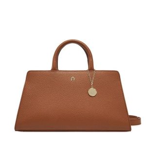 Torebka Aigner. Brązowe kuferki Aigner, bez wzorów, bez dodatków. Za 2 599,00 zł.