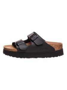 Birkenstock Klapki "Arizona Grooved" w kolorze czarnym rozmiar: 37. Czarne klapki Birkenstock, bez wzorów, z otwartym noskiem, bez obcasa. Za 364,56 zł.