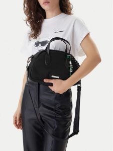 KARL LAGERFELD Torebka B1W30015 Czarny. Czarne torebki klasyczne KARL LAGERFELD, bez wzorów, ze skóry, bez dodatków. Za 680,99 zł.