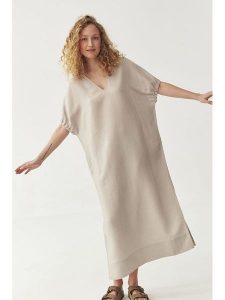 TATUUM Sukienka w kolorze beżowym rozmiar: M. Brązowe sukienki Tatuum, m, bez wzorów, bez kołnierzyka, bez ramiączek, midi. Za 324,95 zł.