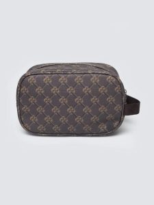 Kosmetyczka z monogramem brązowa Revo 803. Brązowe torebki klasyczne Big Star, bez wzorów, z materiału, małe, bez dodatków. Za 179,99 zł.