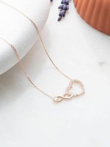 Lodie Silver Pozłacany naszyjnik z zawieszką - dł. 42 cm rozmiar: onesize. Szare naszyjniki Lodie Silver, z cyrkonią, pozłacane. Za 68,95 zł.