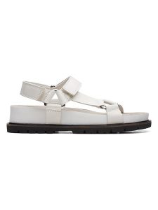 Clarks Skórzane sandały w kolorze białym rozmiar: 40. Białe sandały Clarks, bez wzorów, z otwartym noskiem, bez obcasa, bez zapięcia. Za 136,45 zł.