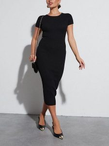 Milan Kiss Sukienka w kolorze czarnym rozmiar: S. Czarne sukienki Milan Kiss, s, bez wzorów, bez kołnierzyka, bez ramiączek, mini, rozkloszowane. Za 160,58 zł.