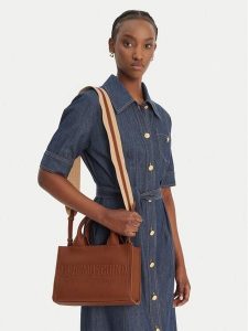 LOVE MOSCHINO Torebka JC4044PP1OLE0200 Brązowy. Brązowe torebki klasyczne LOVE MOSCHINO, bez wzorów, ze skóry, bez dodatków. Za 677,99 zł.