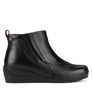 Botki Go Soft. Czarne botki Go Soft, bez wzorów, bez obcasa, na koturnie, bez zapięcia. Za 239,99 zł.