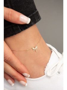 Heliophilia Srebrna bransoletka z elementem ozdobnym na kostkę rozmiar: onesize. Szare bransoletki Heliophilia, z cyrkonią, srebrne. Za 56,53 zł.