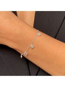 Les Petites Précieuses Srebrna bransoletka z elementem ozdobnym rozmiar: onesize. Szare bransoletki Les Petites Précieuses, z ametystem, srebrne. Za 175,45 zł.