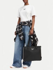 Reebok Torebka CWBEO-RBK-B-012-10 Czarny. Czarne shopper bag Reebok, bez wzorów, ze skóry, bez dodatków. Za 149,99 zł.