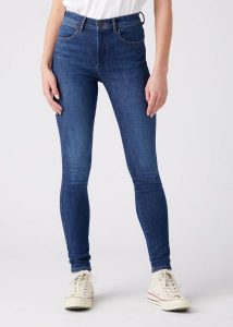 WRANGLER HIGH RISE SKINNY DAMSKIE SPODNIE JEANSOWE GOOD NEWS W27HXR44Z 112144778. Rurki Wrangler, z jeansu. Za 209,99 zł.