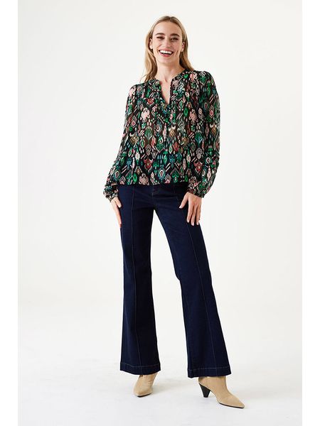 Garcia Bluzka w kolorze czarno-zielono-czerwonym rozmiar: S. Czarne bluzki Garcia, s, bez wzorów, bez kołnierzyka, bez ramiączek. Za 61,17 zł.