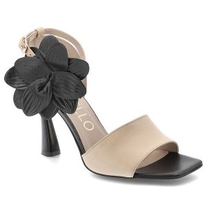 Beżowe Sandały Chebello Eleganckie Obuwie Damskie. Brązowe sandały CheBello, z aplikacjami, ze skóry, bez obcasa, na obcasie, bez zapięcia. Za 489,00 zł.