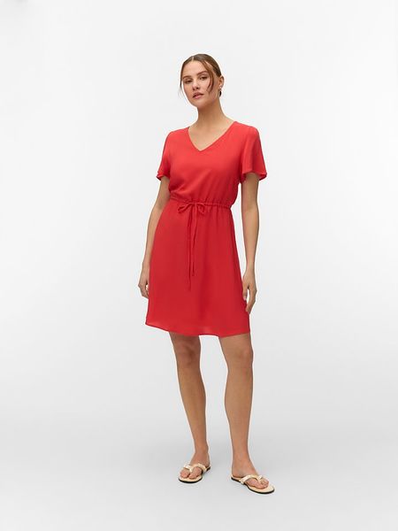 Vero Moda Sukienka w kolorze czerwonym rozmiar: L. Czerwone sukienki Vero Moda, l, bez wzorów, z wiskozy, bez kołnierzyka, bez ramiączek, mini. Za 95,95 zł.
