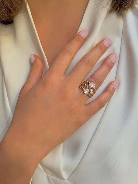 Les Petites Précieuses Pozłacany pierścionek z kwarcem rozmiar: 50. Różowe pierścionki Les Petites Précieuses, z kwarcem, pozłacane. Za 274,75 zł.