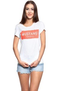 MUSTANG T SHIRT DAMSKI Alexia C Logo 1009482 2045. Białe t-shirty Mustang, s, bez wzorów, bez kołnierzyka, bez ramiączek. W wyprzedaży za 39,99 zł.