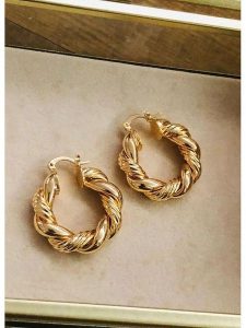 Nakkash Pozłacane kolczyki-kreole rozmiar: onesize. Żółte kolczyki Nakkash, pozłacane. Za 122,09 zł.