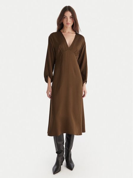 ViCOLO Sukienka koktajlowa TF0250 Brązowy Regular Fit. Brązowe kombinezony ViCOLO, xl, bez wzorów, z wiskozy, wizytowe, bez kołnierzyka, bez ramiączek. Za 279,99 zł.