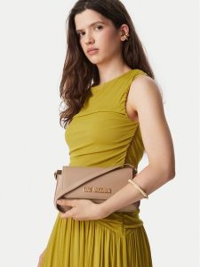 LOVE MOSCHINO Torebka JC4058PP1PLO0105 Beżowy. Brązowe torebki klasyczne LOVE MOSCHINO, bez wzorów, ze skóry, bez dodatków. Za 608,99 zł.