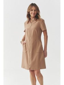 TATUUM Sukienka "Mantoki" w kolorze jasnobrązowym rozmiar: 38. Brązowe sukienki Tatuum, bez wzorów, bez kołnierzyka, bez ramiączek, midi. Za 278,95 zł.