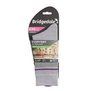 Skarpety do turystyki damskie Bridgedale EVERYDAY UL END LD. Fioletowe skarpetki Bridgedale, bez wzorów, z elastanu. Za 62,99 zł.