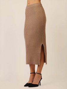 APART Spódnica w kolorze karmelowym rozmiar: 44/46. Brązowe spódnice Apart, na co dzień, bez wzorów, z kaszmiru, maxi. Za 173,99 zł.