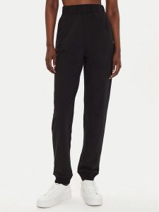 Calvin Klein Jeans Spodnie dresowe J20J224443 Czarny Regular Fit. Czarne spodnie dresowe Calvin Klein Jeans, m, bez wzorów, z bawełny. Za 219,99 zł.