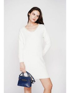 C& Jo Sukienka dzianinowa w kolorze białym rozmiar: 38. Białe sukienki C& Jo, na co dzień, bez wzorów, z dzianiny, klasyczne, bez kołnierzyka, bez ramiączek, midi, proste. Za 121,99 zł.