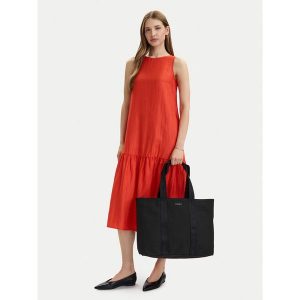 Torebka HUGO. Czarne torebki klasyczne Hugo, bez wzorów, bez dodatków. Za 449,99 zł.