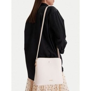 Torebka JENNY. Czerwone torebki klasyczne Jenny, bez wzorów, bez dodatków. Za 129,99 zł.
