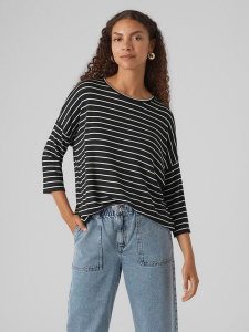 Vero Moda Koszulka w kolorze biało-czarnym rozmiar: XS. Białe bluzki Vero Moda, xs, bez wzorów, bez kołnierzyka, bez ramiączek. Za 26,31 zł.