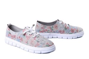 FILIPPO DP7671/26 WH MLT biały multikolor, półbuty damskie. Białe półbuty Filippo, na lato, bez wzorów, ze skóry, bez obcasa, bez zapięcia. Za 148,67 zł.