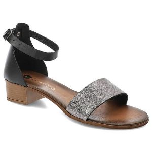 Czarne Sandały Armodo Eleganckie Obuwie Damskie. Czarne sandały Armodo, bez wzorów, ze skóry, bez obcasa, na obcasie, bez zapięcia. Za 239,00 zł.