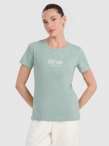 4F T-shirt regular z nadrukiem damski - turkusowy XS. Niebieskie t-shirty 4f, uniwersalny, bez wzorów, z bawełny, bez kołnierzyka, bez ramiączek. Za 59,99 zł.