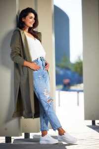Niezapinana Długa Bluza z Kapturem - Khaki. Brązowe bluzy Awama, l, bez wzorów, z bawełny, z kapturem. Za 228,90 zł.