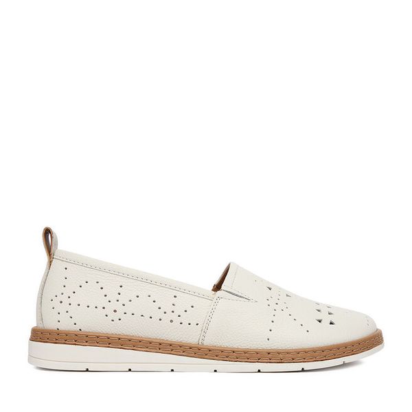 Półbuty Lasocki. Białe półbuty Lasocki, bez wzorów, bez obcasa, na płaskiej podeszwie, bez zapięcia. Za 199,99 zł.