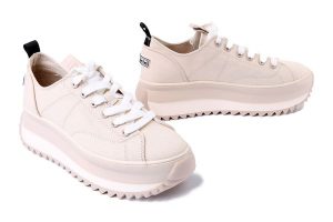TAMARIS 23731-41 418 ivory, półbuty damskie. Brązowe półbuty Tamaris, bez wzorów, bez obcasa, bez zapięcia. Za 329,90 zł.