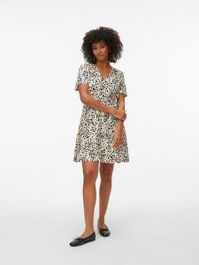 Vero Moda Sukienka w kolorze kremowo-czarnym rozmiar: L. Brązowe sukienki Vero Moda, na imprezę, l, bez wzorów, z wiskozy, klasyczne, bez kołnierzyka, bez ramiączek, mini. Za 155,15 zł.